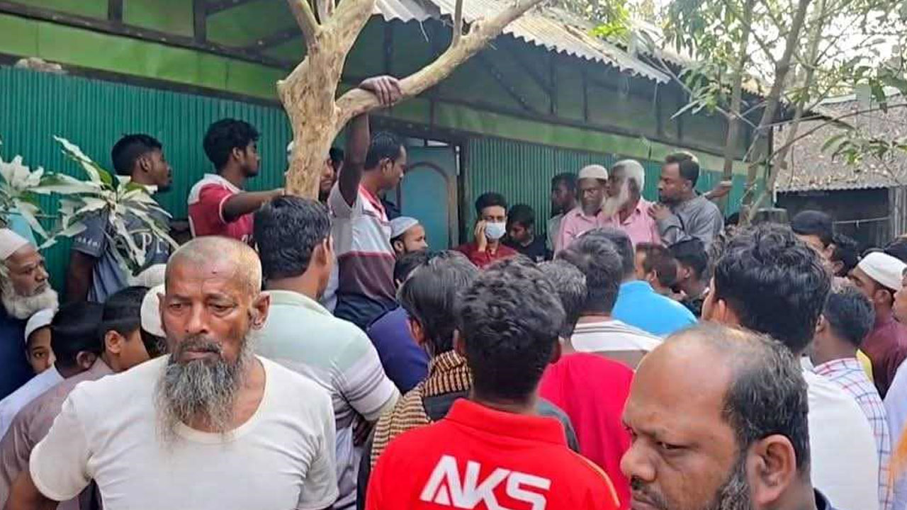 কুমিল্লার চান্দিনায় মা-মেয়ের ঝুলন্ত মরদেহ উদ্ধার